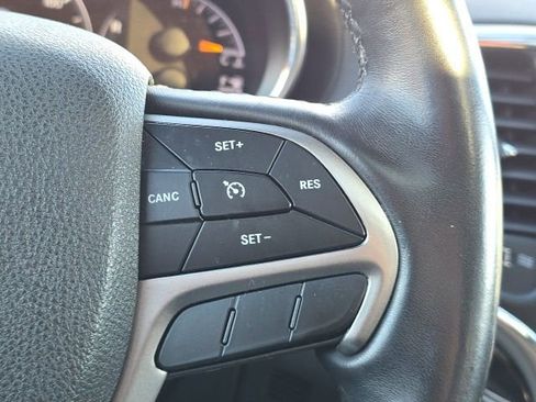 Used 2018 Jeep Grand Cherokee Overland image 21