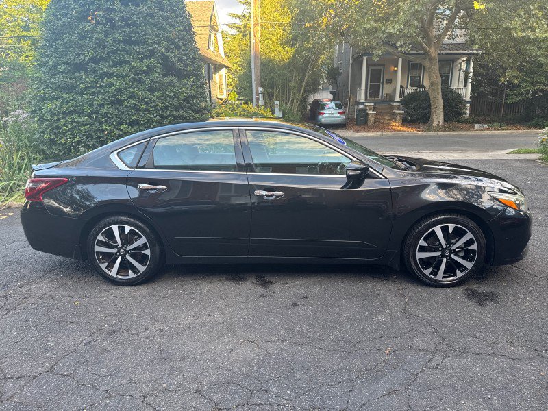 Used 2018 Nissan Altima 2.5 SR FWD image 5
