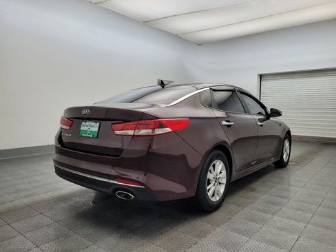 Used 2017 Kia Optima LX image 9