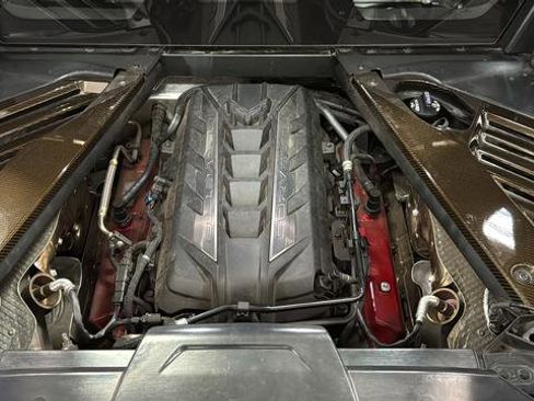 Used 2021 Chevrolet Corvette Stingray Premium Cpe w/ Z51 Performance Package RWD image 30