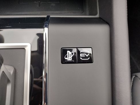 New 2025 Mitsubishi Outlander SE image 23