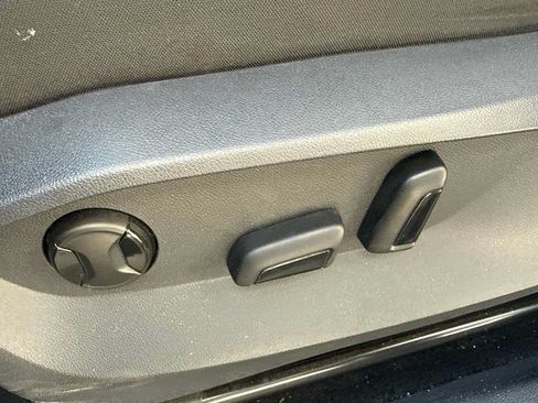 Certified 2023 Volkswagen Tiguan SE FWD image 35