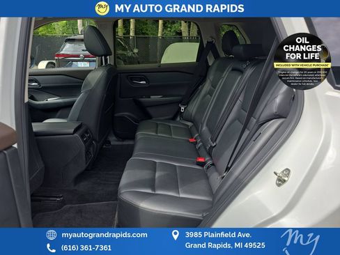 Used 2023 Nissan Rogue SL AWD/4WD image 27