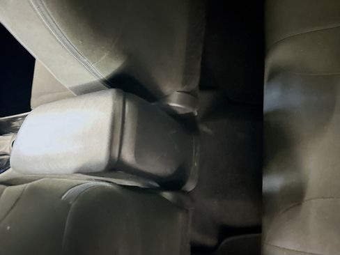 Used 2019 Toyota C-HR XLE FWD image 27