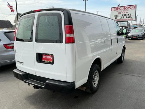 Used 2016 Chevrolet Express 2500 image 4
