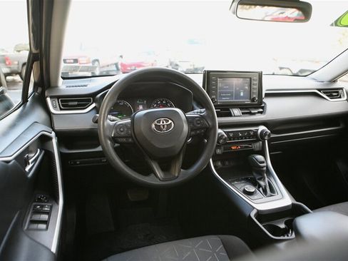 Used 2020 Toyota RAV4 XLE image 12