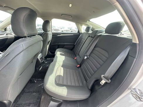 Used 2019 Ford Fusion SE image 23