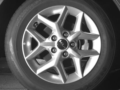 Used 2025 Kia Soul LX w/ LX Technology Package FWD image 20