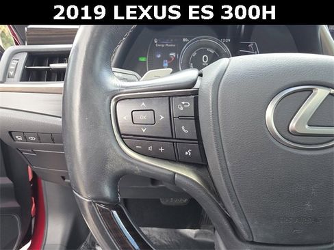Used 2019 Lexus ES 300h w/ Accessory Package 2 image 27