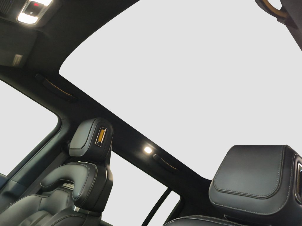 Used 2025 Rivian R1S Adventure Dual AWD/4WD image 22