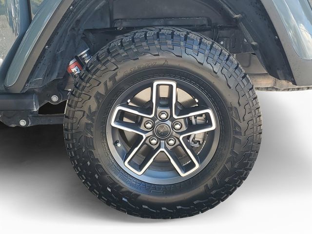 Used 2025 Jeep Gladiator Mojave w/ Convenience Group AWD/4WD image 36