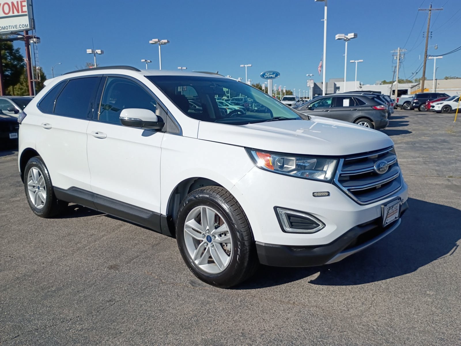 Used 2018 Ford Edge SEL w/ Cargo Accessory Package AWD/4WD image 3