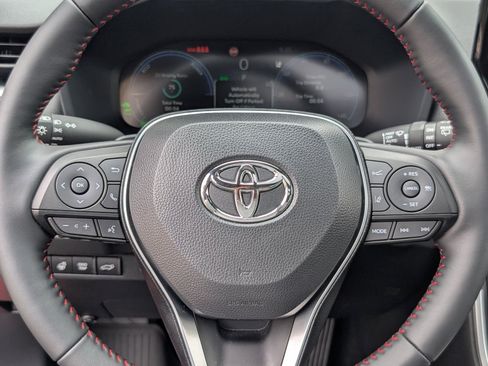 Used 2025 Toyota RAV4 XSE w/ Premium Package AWD/4WD image 18