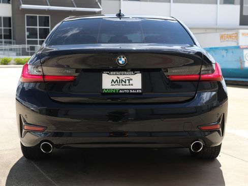 Used 2021 BMW 330i Sedan w/ Convenience Package RWD image 11