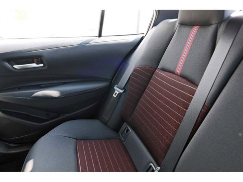 Used 2025 Toyota Corolla SE image 9