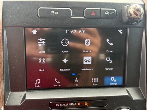 Used 2018 Ford F150 XLT w/ Equipment Group 302A Luxury AWD/4WD image 16
