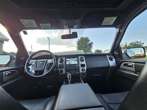 Used 2017 Ford Expedition Limited w/ Equipment Group 301A RWD image 39