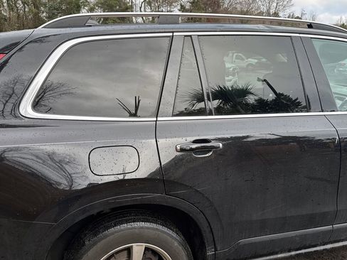 Used 2016 Volvo XC90 T5 Momentum image 12