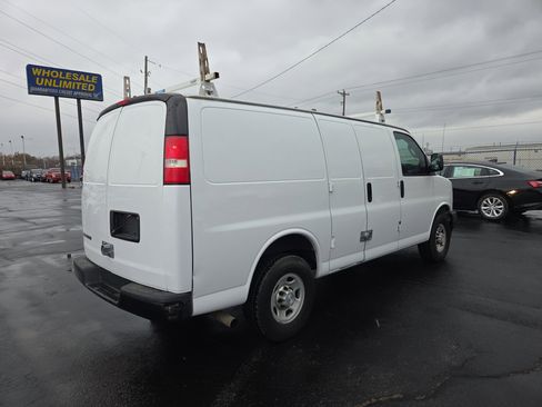 Used 2017 Chevrolet Express 2500 image 5