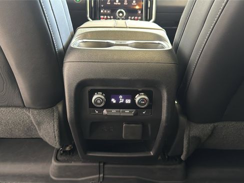 Used 2026 GMC Acadia Denali Ultimate w/ LPO, Floor Liner Package AWD/4WD image 32