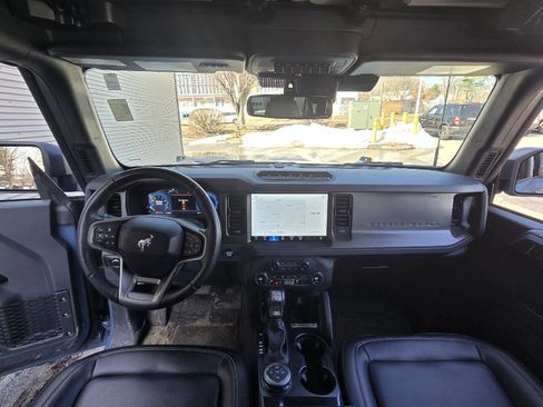 Used 2025 Ford Bronco Badlands image 18