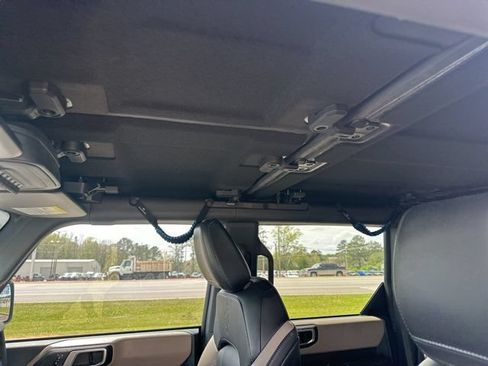 Used 2024 Ford Bronco Wildtrak AWD/4WD image 32