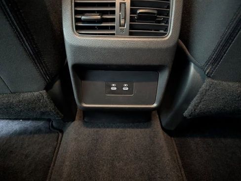 Used 2025 Nissan Rogue SV image 10