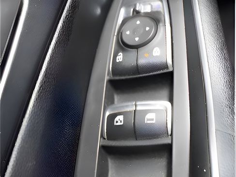 Certified 2022 Kia Sorento LX image 13