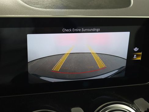 Used 2021 Mercedes-Benz GLB 35 AMG 4MATIC image 38