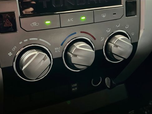 Used 2018 Toyota Tundra SR5 AWD/4WD image 12
