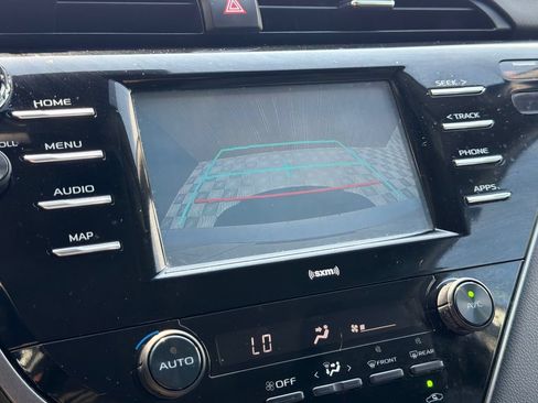 Used 2020 Toyota Camry SE FWD image 7