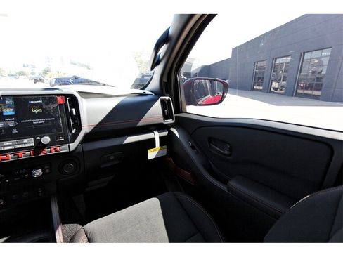 New 2026 Nissan Frontier PRO-4X w/ Pro-4x Convenience Package image 8