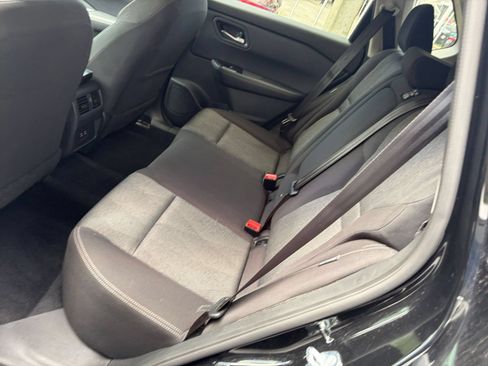 Used 2025 Nissan Rogue SV FWD image 22