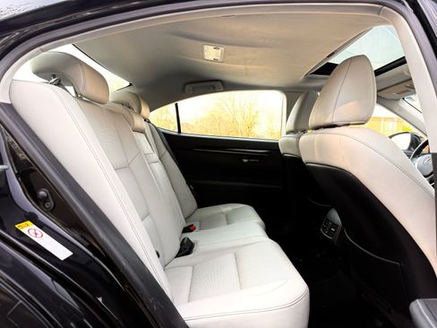 Used 2014 Lexus ES 350 w/ Premium Package image 21