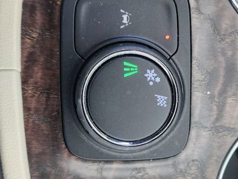 Used 2023 GMC Acadia Denali w/ Denali Technology Package FWD image 34