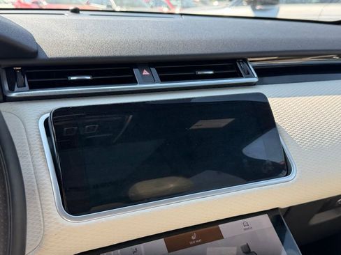 Used 2022 Land Rover Range Rover Velar R-Dynamic S image 19
