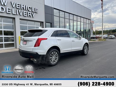Used 2019 Cadillac XT5 Luxury AWD/4WD image 9