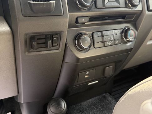 Used 2017 Ford F550 4x4 Regular Cab Super Duty image 36