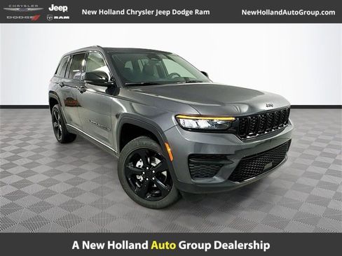 New 2025 Jeep Grand Cherokee 4WD image 1
