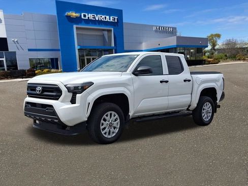 Used 2024 Toyota Tacoma SR AWD/4WD image 32