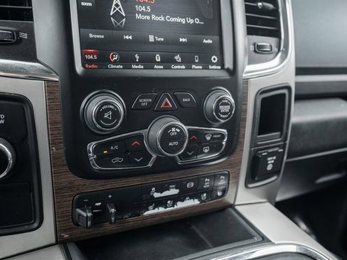 Used 2018 RAM 3500 Laramie w/ Cold Weather Group AWD/4WD image 32