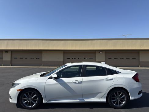 Used 2019 Honda Civic EX image 4