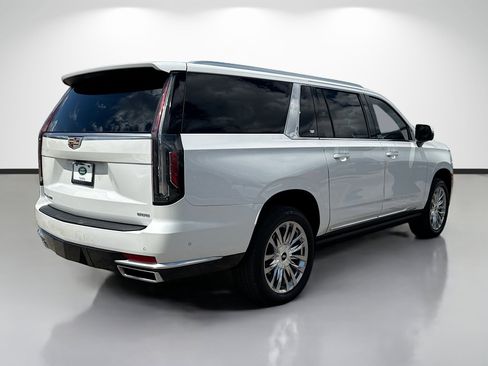 Used 2021 Cadillac Escalade ESV Premium Luxury w/ Driver Assist Tech Package AWD/4WD image 5