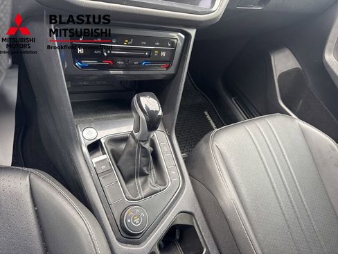 Used 2023 Volkswagen Tiguan SE R-Line AWD/4WD image 32