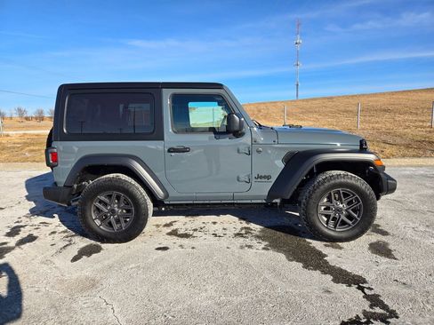 Used 2024 Jeep Wrangler Sport S image 3
