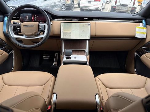 New 2026 Land Rover Range Rover Long Wheelbase SE AWD/4WD image 14