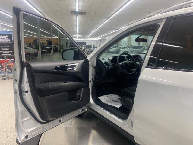 Used 2016 Nissan Pathfinder S FWD image 22