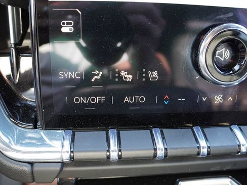 Certified 2025 GMC Yukon XL Denali AWD/4WD image 7