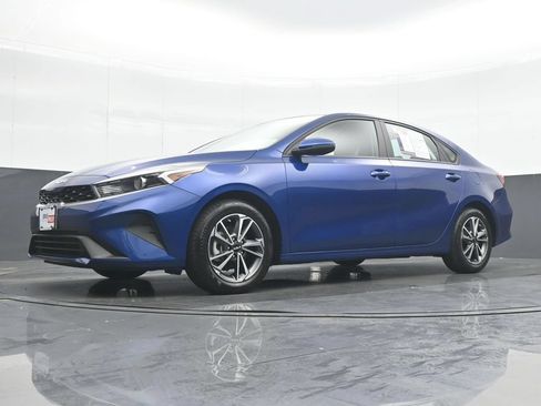 Used 2023 Kia Forte LXS w/ LXS Technology Package FWD image 28