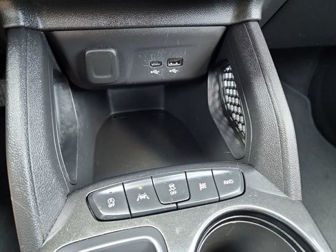 Used 2025 Chevrolet TrailBlazer LT AWD/4WD image 30